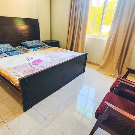 Aqua Apartment Murree Ngoại thất bức ảnh