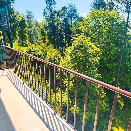 Aqua Apartment Murree Ngoại thất bức ảnh