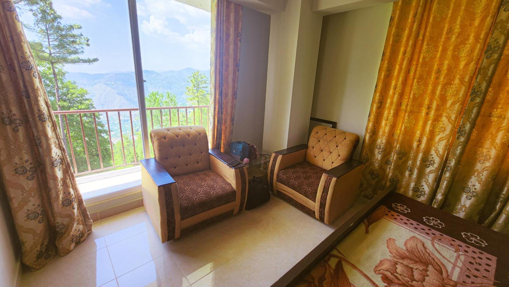 Aqua Apartment Murree Ngoại thất bức ảnh