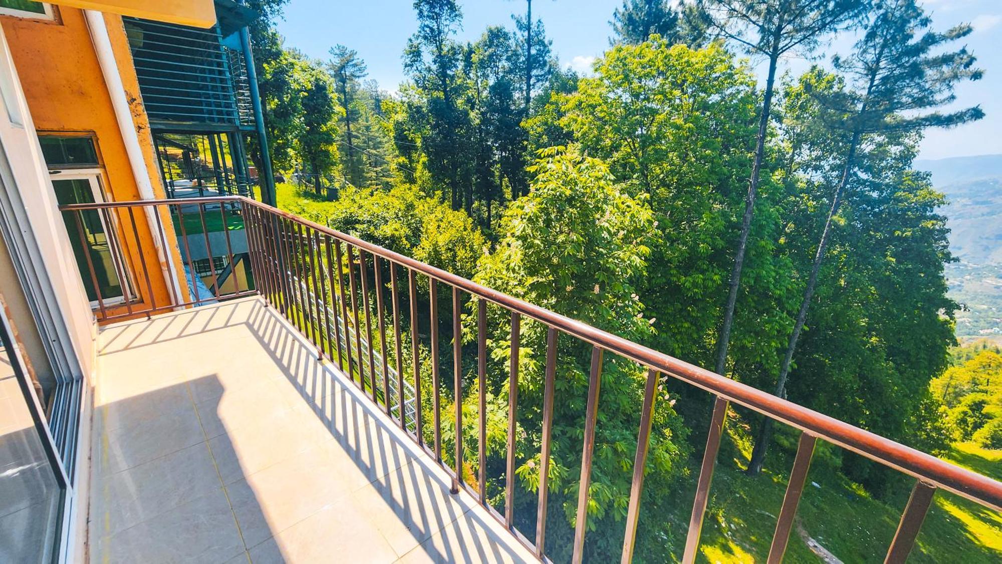 Aqua Apartment Murree Ngoại thất bức ảnh